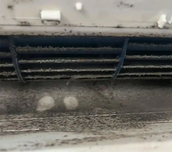 镜湖空调吹的风有股烧焦味是怎么回事